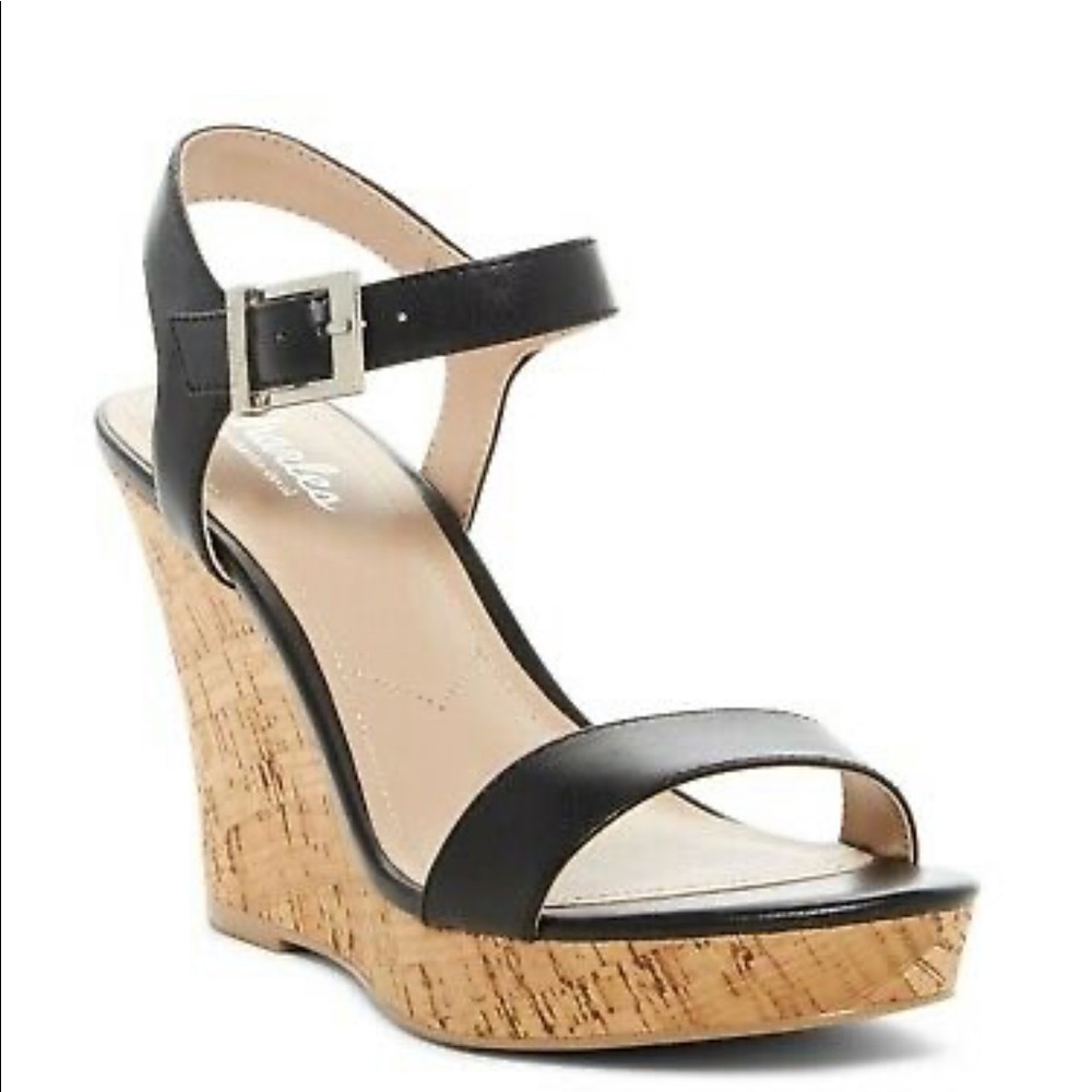 Charles David Lindy Black Wedges 7